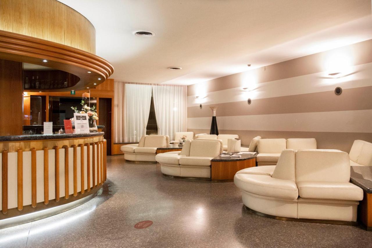 Albergo Milano Boario Terme Exteriér fotografie