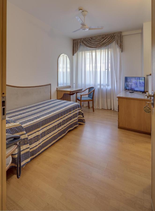 Albergo Milano Boario Terme Exteriér fotografie