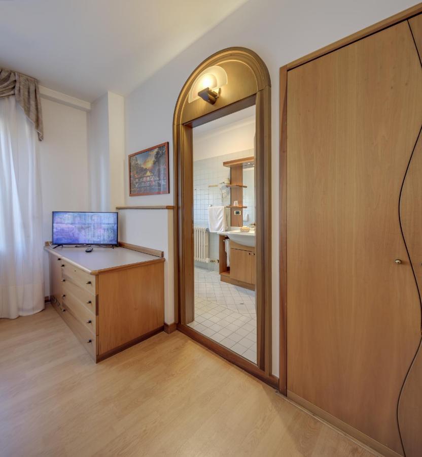Albergo Milano Boario Terme Exteriér fotografie