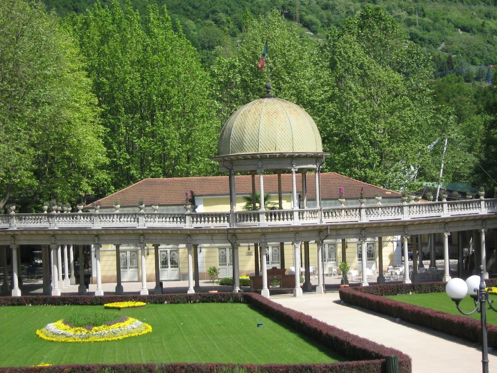 Albergo Milano Boario Terme Exteriér fotografie