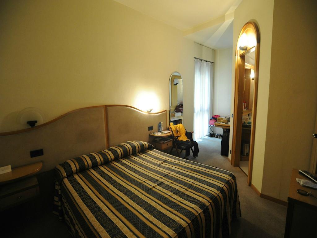 Albergo Milano Boario Terme Pokoj fotografie