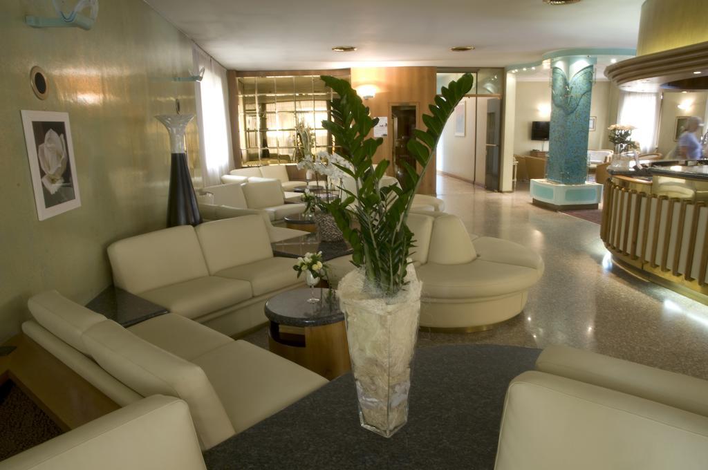 Albergo Milano Boario Terme Exteriér fotografie