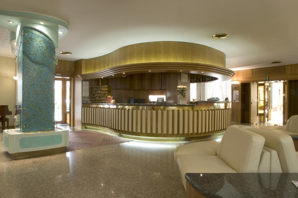Albergo Milano Boario Terme Exteriér fotografie