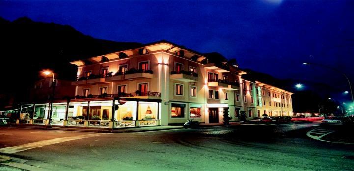 Albergo Milano Boario Terme Exteriér fotografie